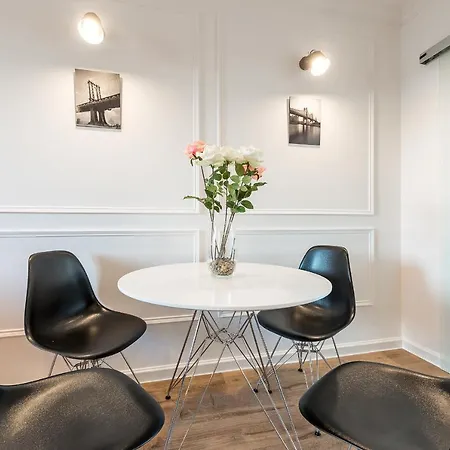 P&o Serviced Close To Central Station Apartment